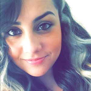 Meet your Posher, Isamar